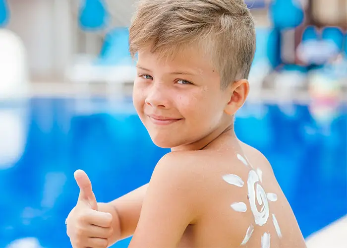 kak zaschitit nezhnuyu kozhu rebenka ot solntsa