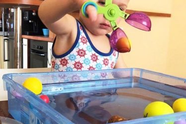 luchshie igrushki dlya razvitiya melkoy motoriki u detey do goda 1